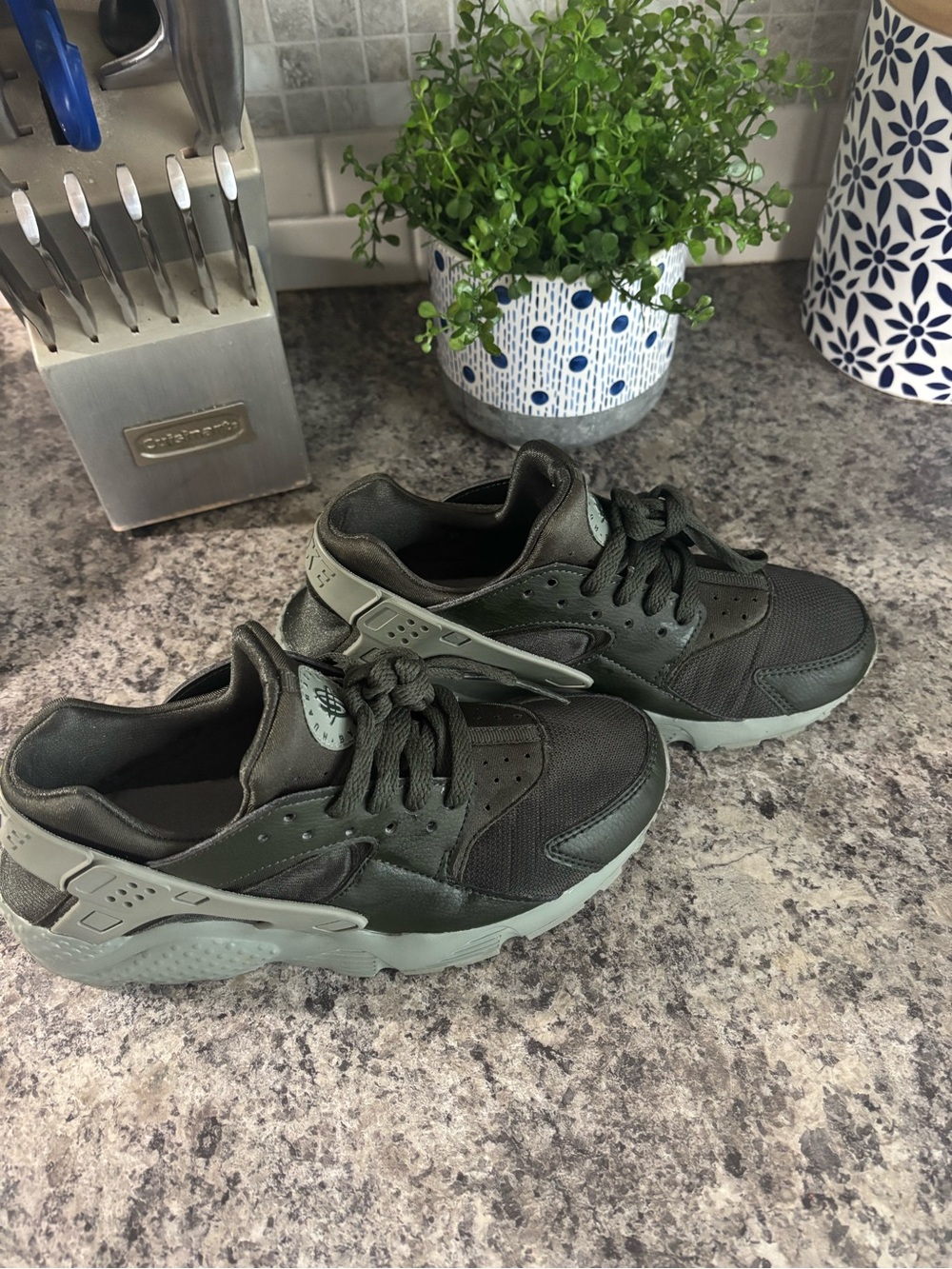 Women’s Nike Hurache in Olive -
